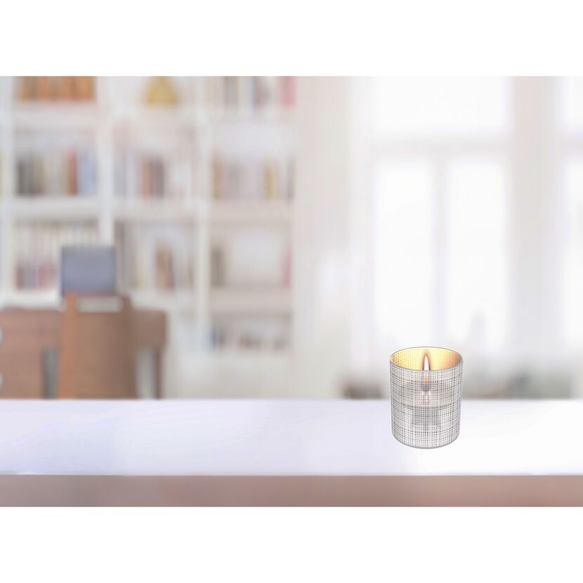 Brennende Kerze im Glas