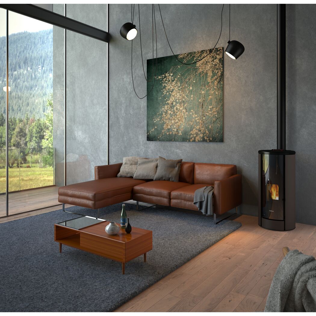 Modernes Wohnzimmer mit Pelletofen und Ledersofa