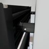 Schwarzer Badheizkörper Turin, Detailansicht der Wandhalterung