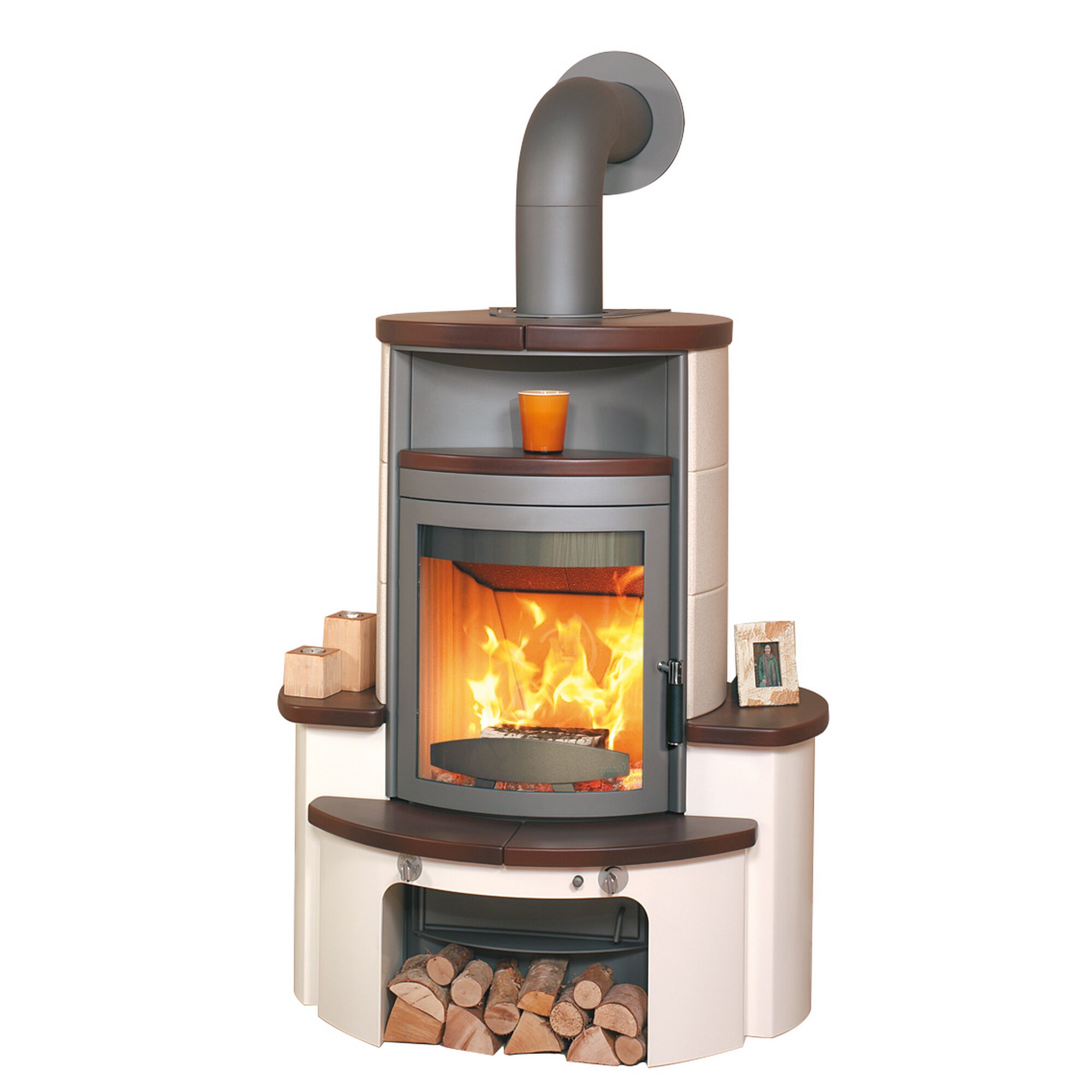Holzofen Avenso GT ECOplus mit brennenden Holzscheiten