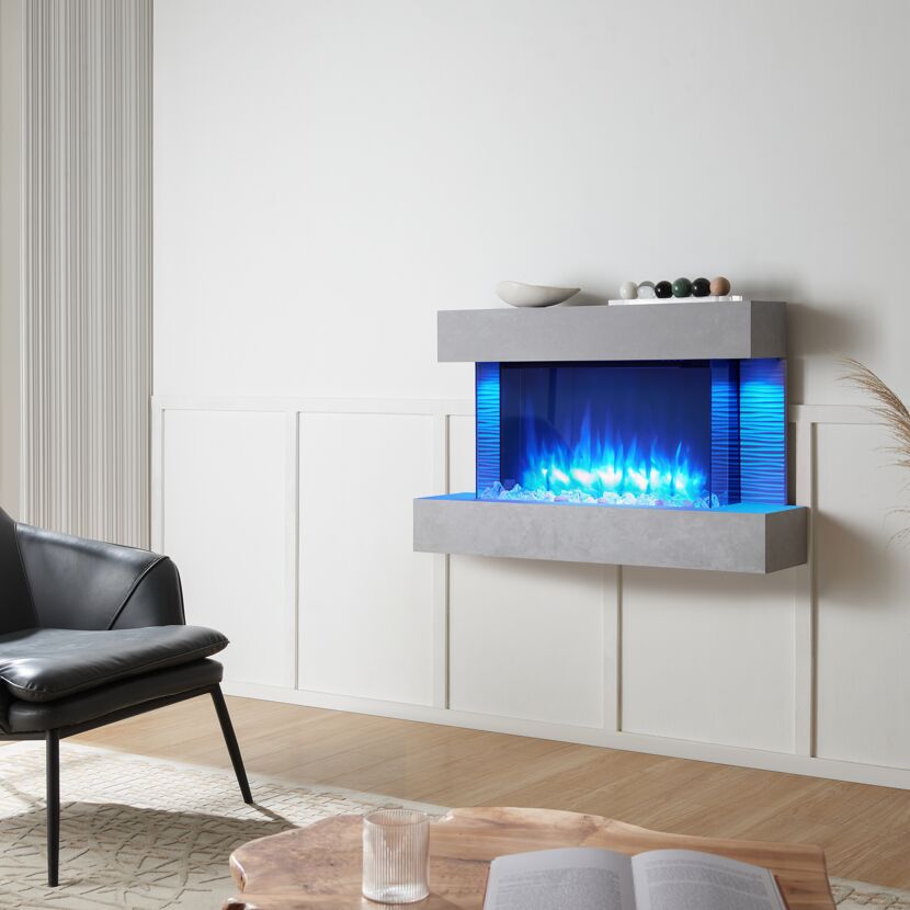 Blauer Elektrokamin an der Wand