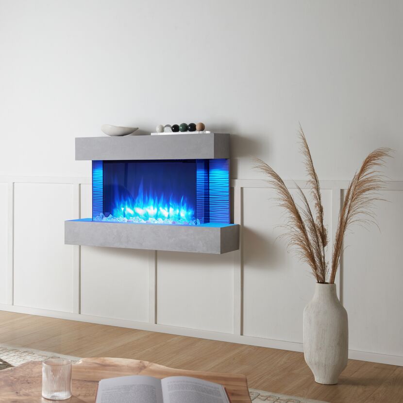 Elektrokamin mit blauer Beleuchtung