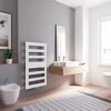 Modernes Badezimmer mit Handtuchwärmer