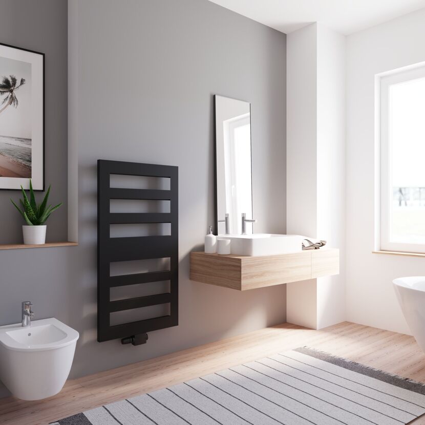 Modernes Badezimmer mit Handtuchwärmer