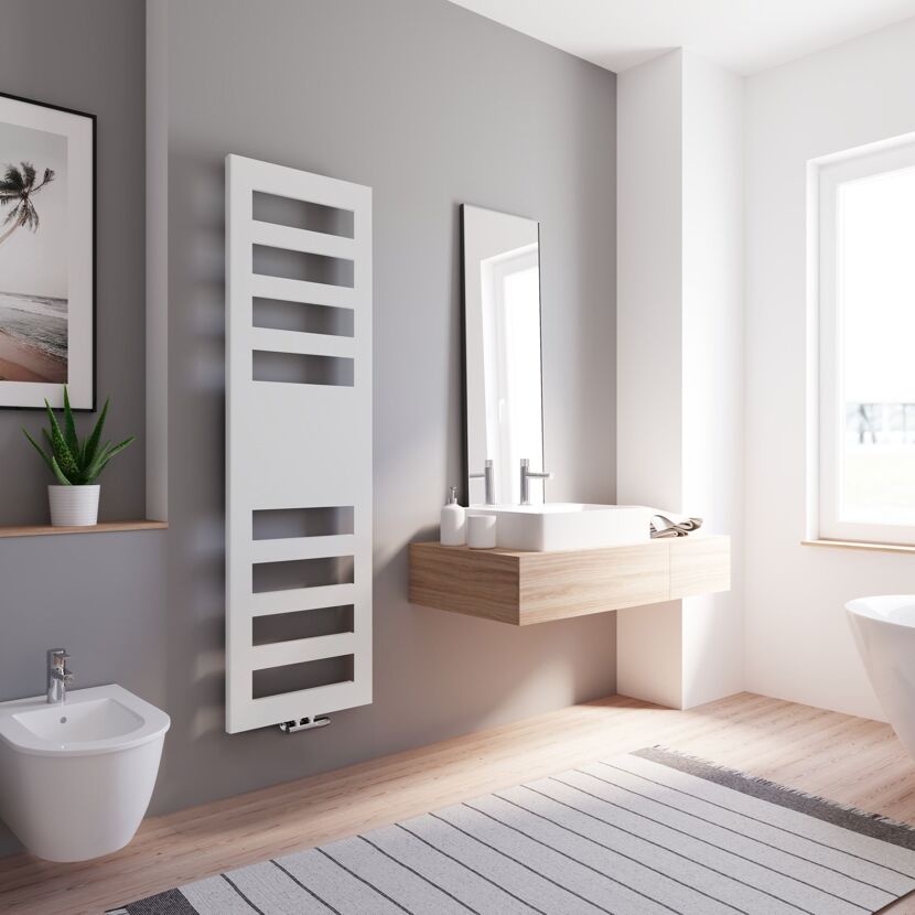 Modernes Badezimmer mit Handtuchwärmer