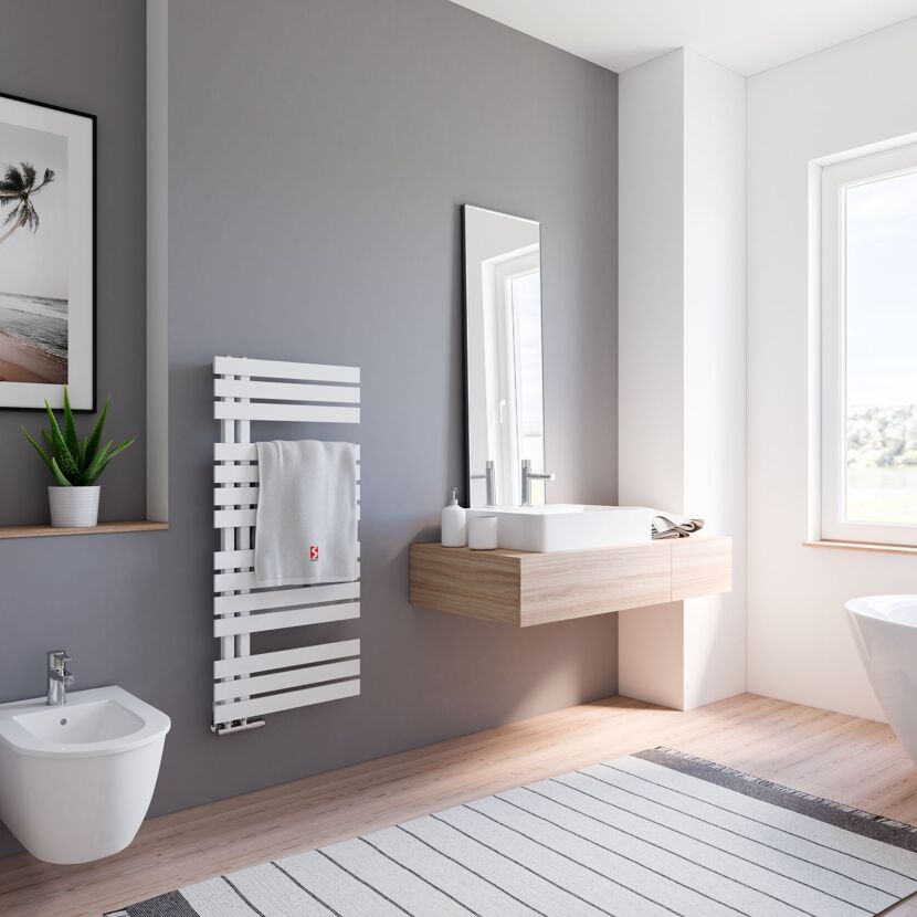 Modernes Badezimmer mit Handtuchheizkörper