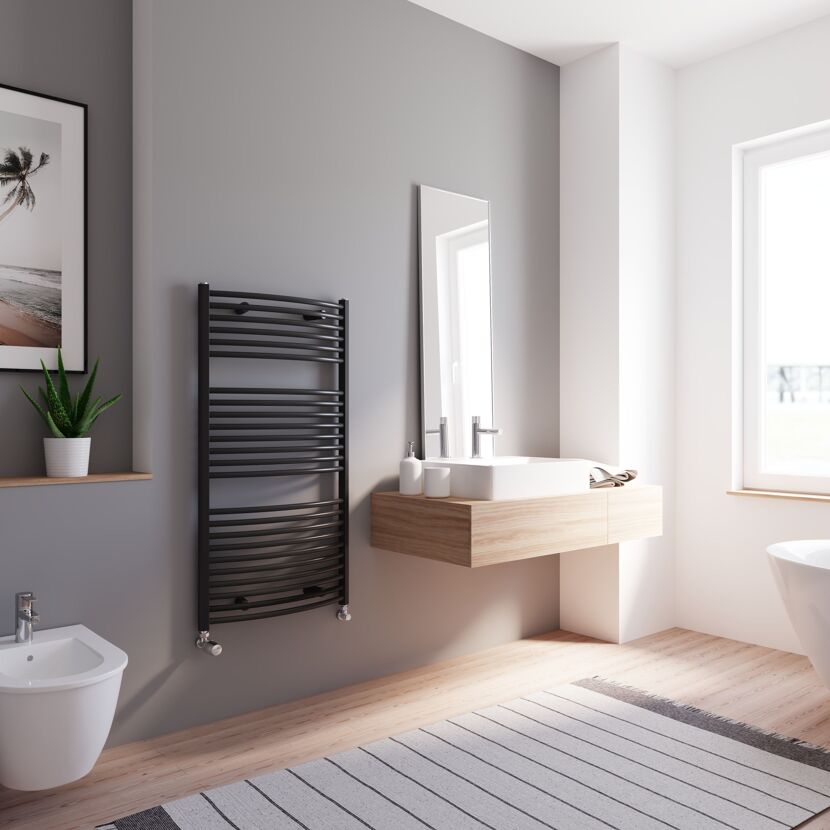 Modernes Badezimmer mit Handtuchheizkörper