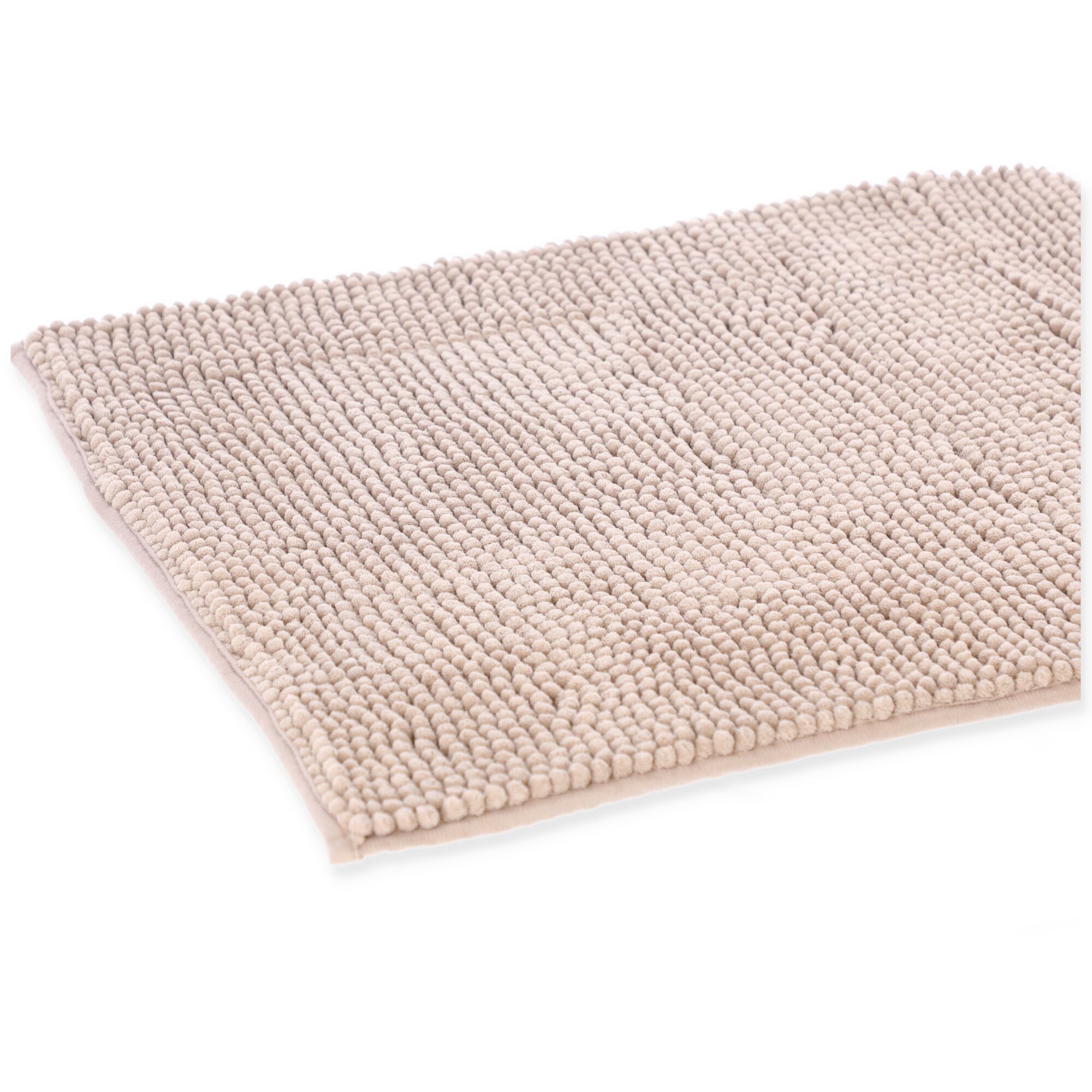Beigefarbener Badteppich auf weißem Hintergrund.