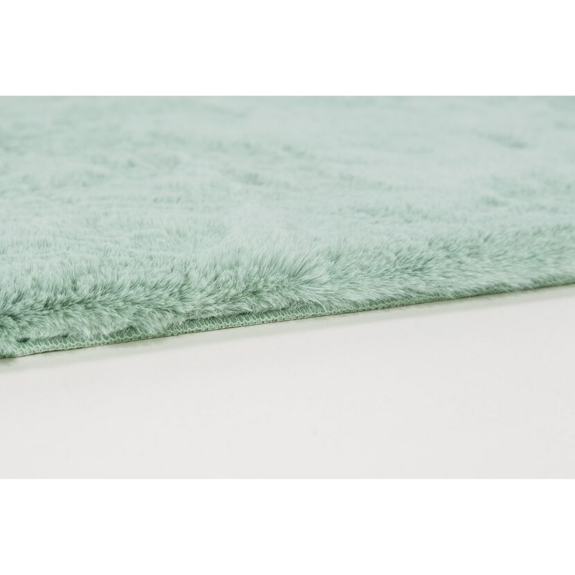 Mintgrüner Hochflor-Teppich