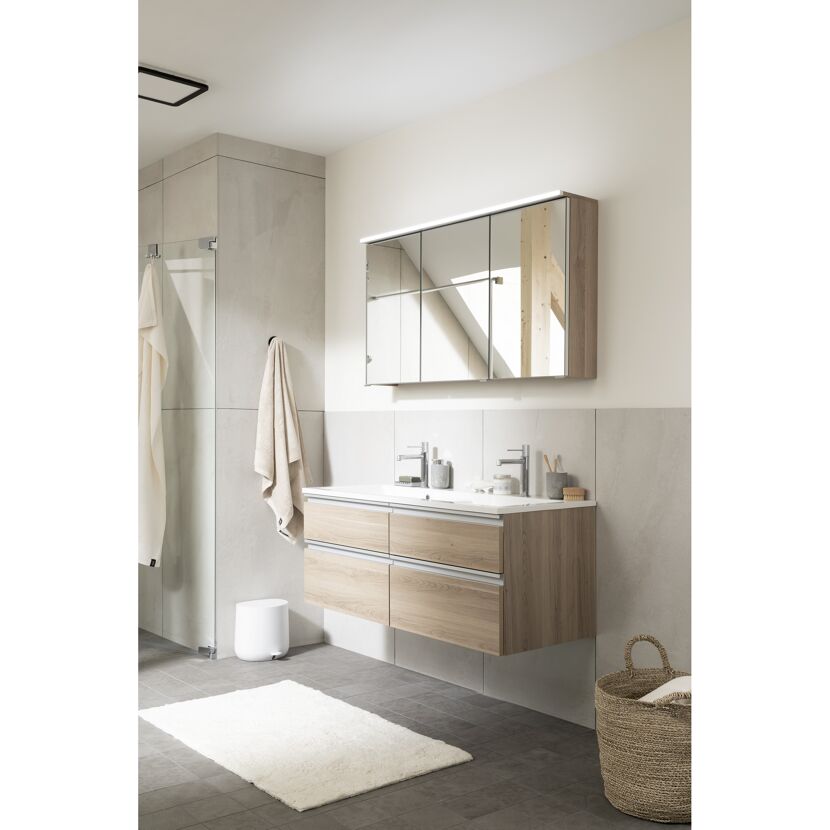Badezimmermöbel mit Doppelwaschbecken
