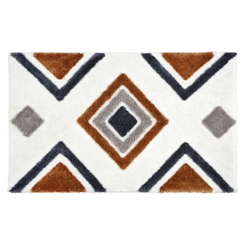 Weißer Teppich mit geometrischem Muster in Braun und Grau.