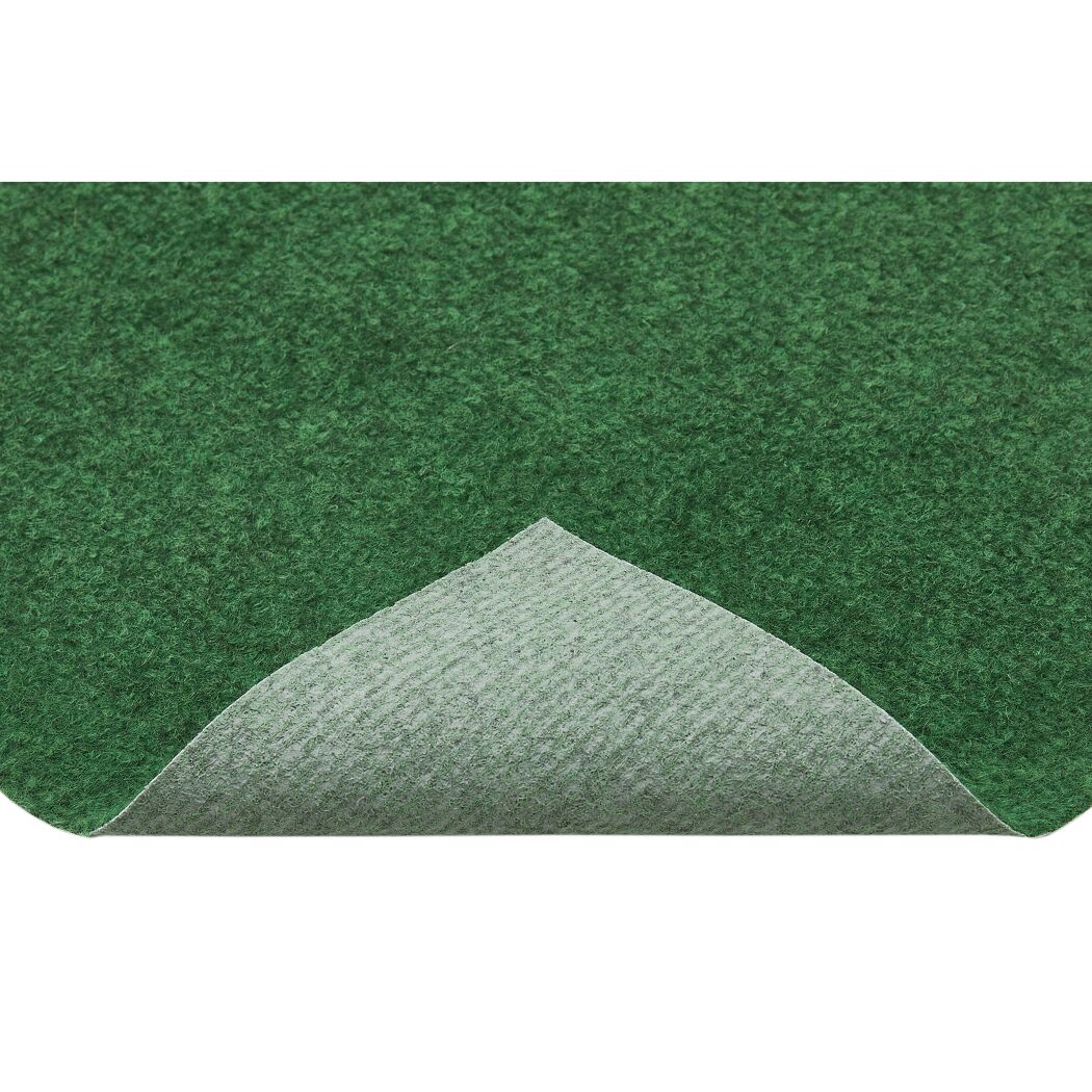 Grüner Kunstrasen, Ecke umgeklappt