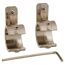 Zwei Gardinenstangen-Ringadapter aus Edelstahl und ein Inbus-Schlüssel.