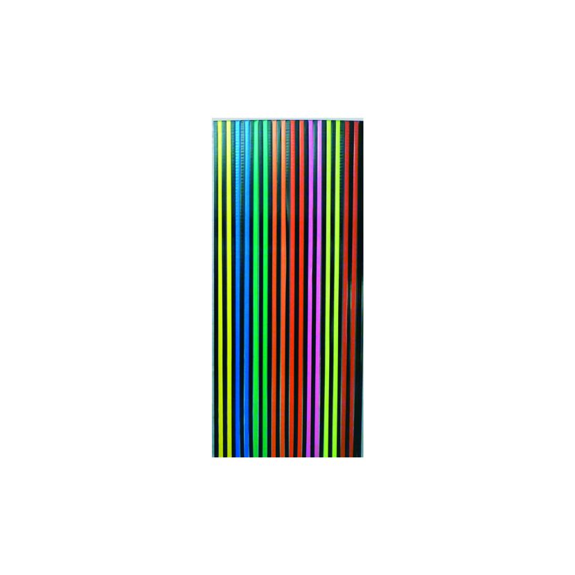 Bunte Streifenvorhänge in verschiedenen Farben.