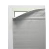 Graues Rollo in Fensterrahmen