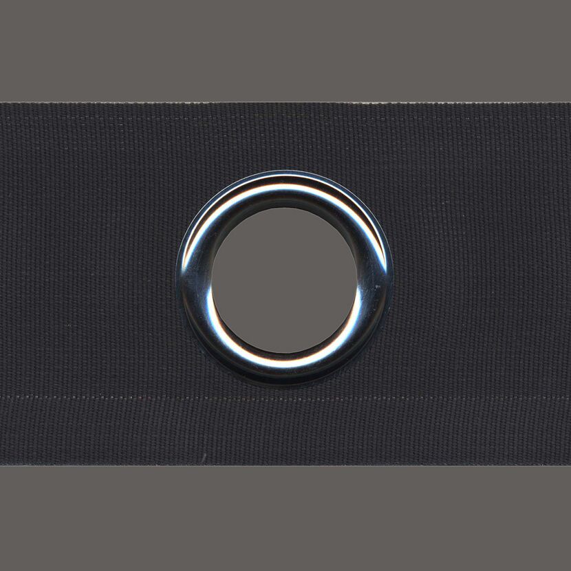 Schwarzes Ösenband mit Öse