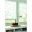 Fenster mit Rollo im Blätterdesign