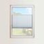 Fenster mit weißem Plissee