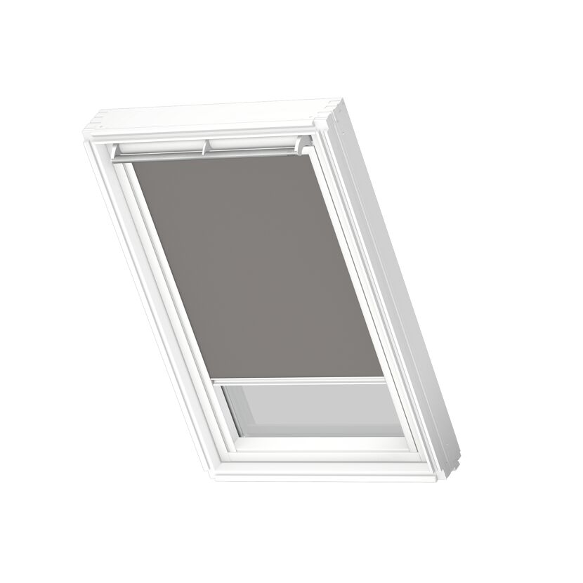 Graues Verdunkelungsrollo am Dachfenster