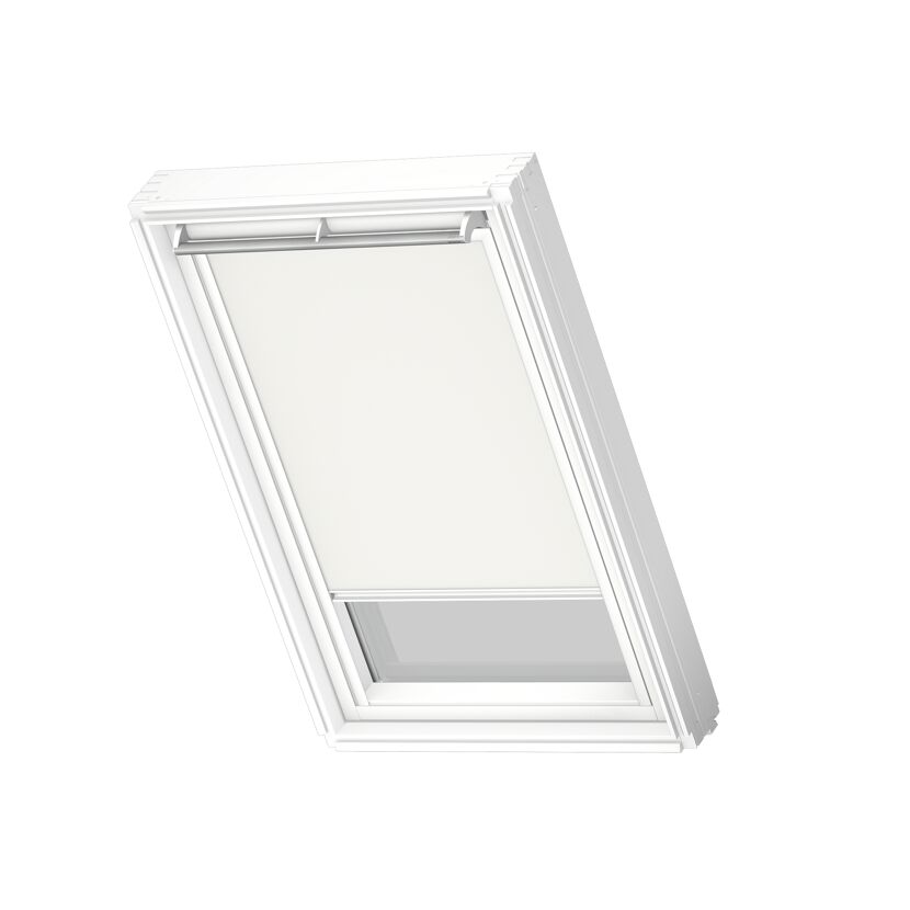 Weißes Dachfenster mit weißem Rollo