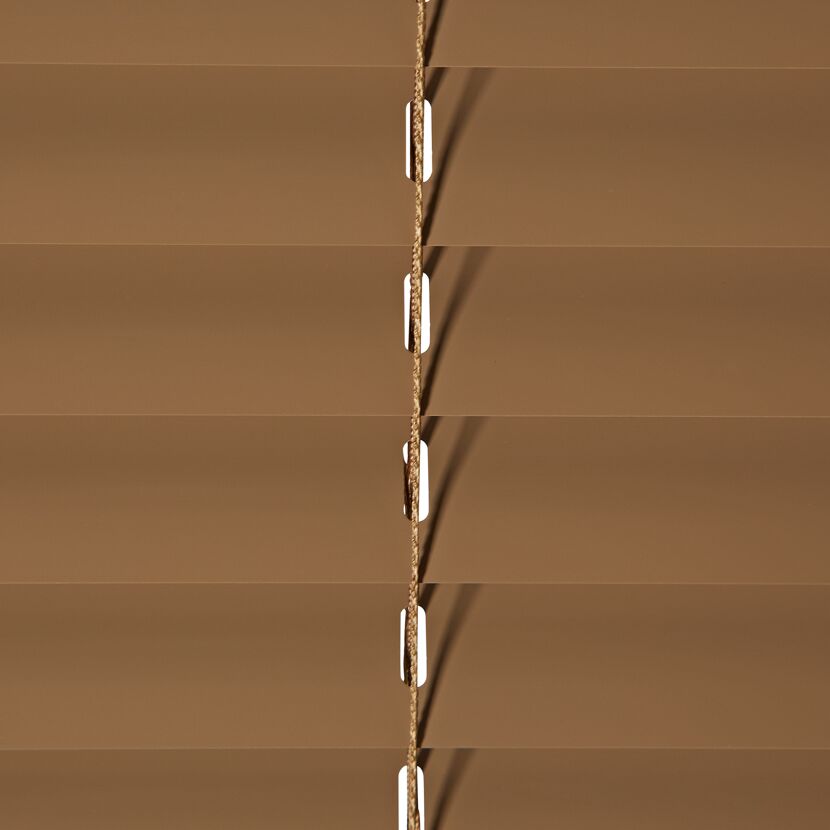 Alu-Jalousie Mocca Nahaufnahme