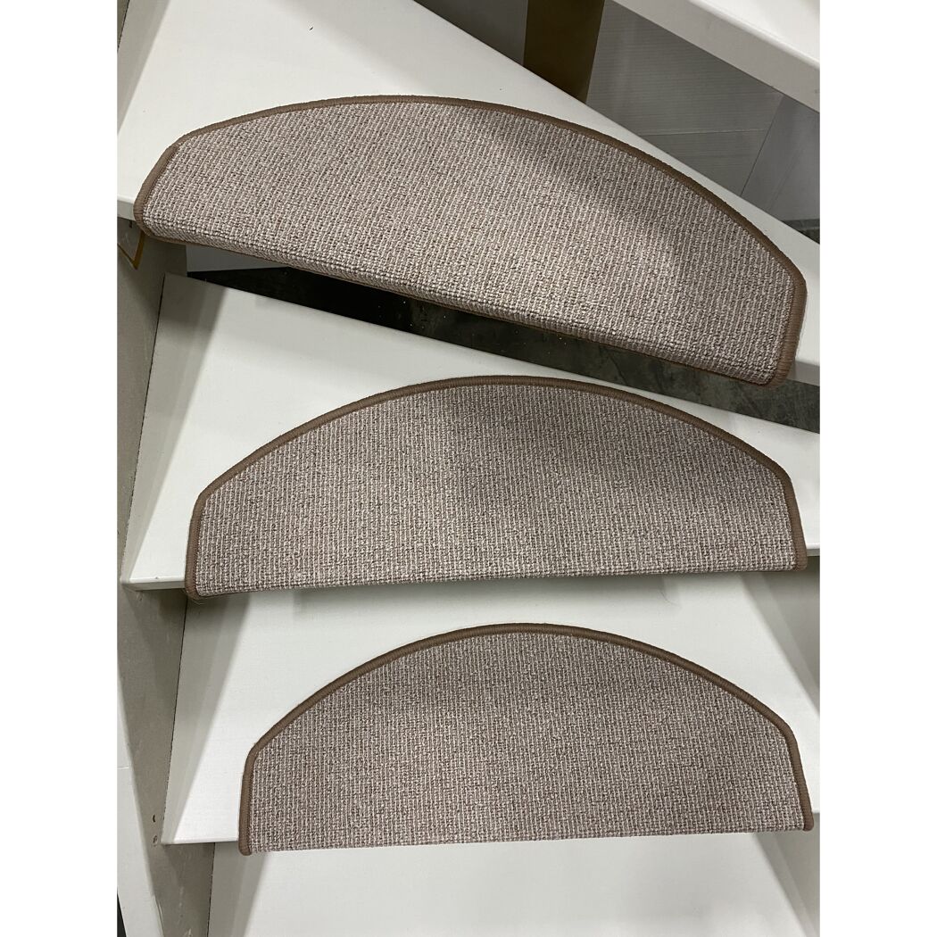 Stufenmatten Sprint Beige auf Treppe