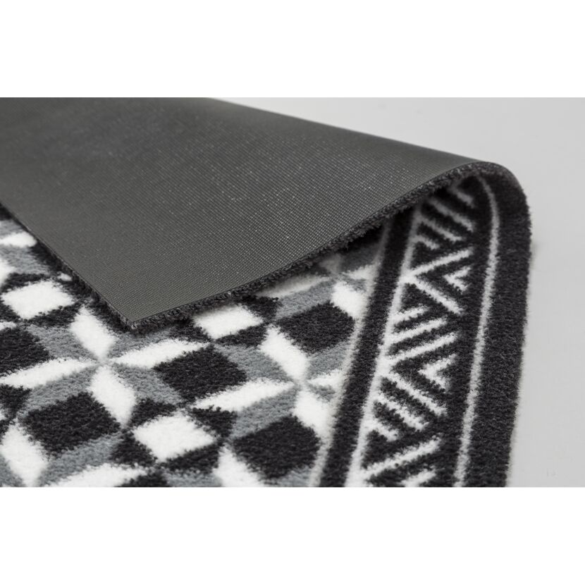 Schwarze und graue Schmutzfangmatte mit geometrischem Muster, hochgeklappt