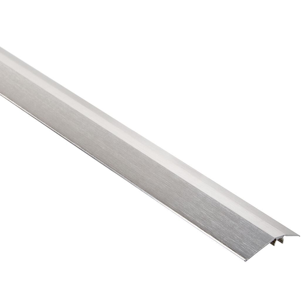 Metallisches Übergangsprofil in Silber