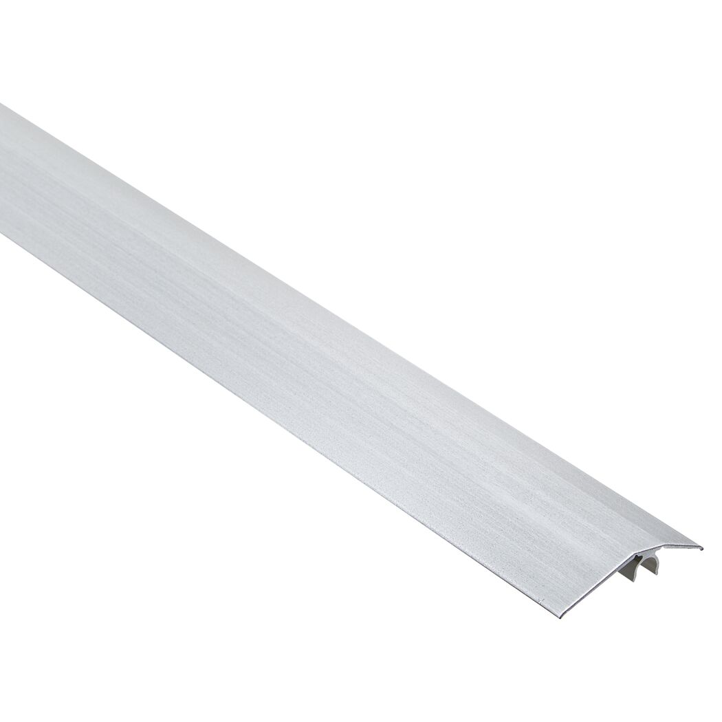 Metallisches Übergangsprofil in Silber