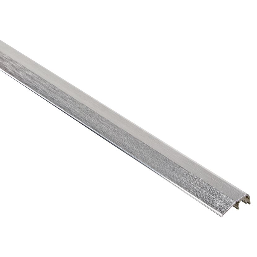 Metallisches Abschlussprofil in Silber