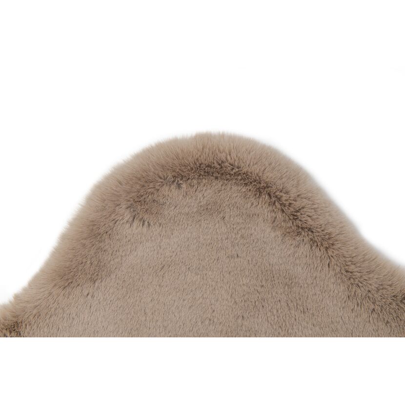 Nahaufnahme von Kunstfell in Taupe