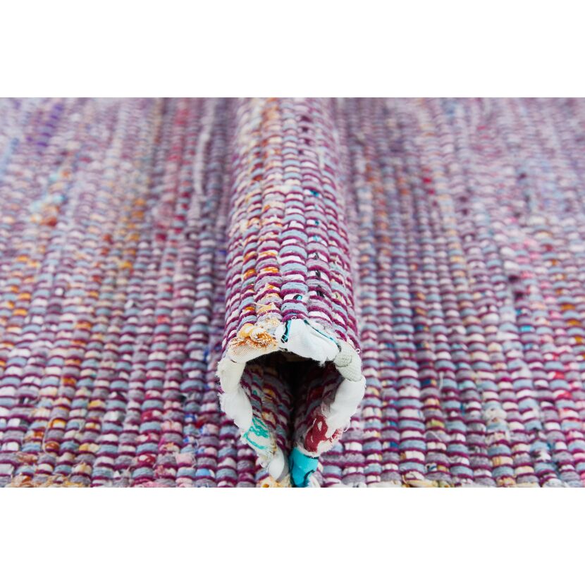 Aufgerollter Teppich Frida aubergine