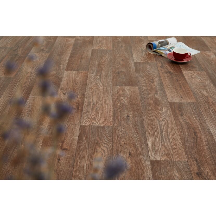 Brauner Vinylboden in Holzoptik