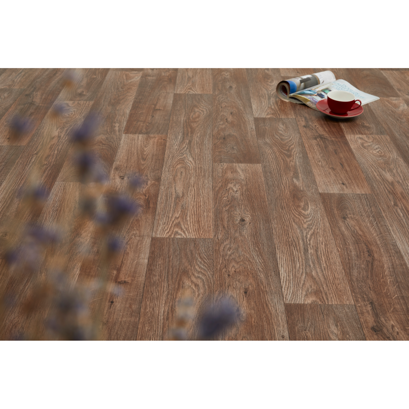 Brauner Vinylboden in Holzoptik