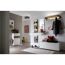 Moderner, heller Flur mit Garderobe