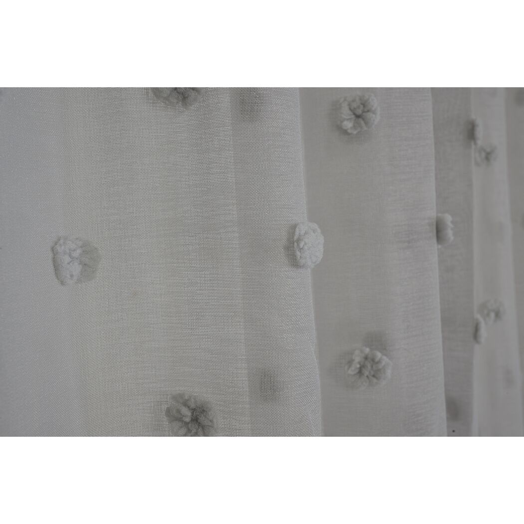 Weißer Schlaufenbandschal Fluffy Dots mit grauen Punkten, Nahaufnahme