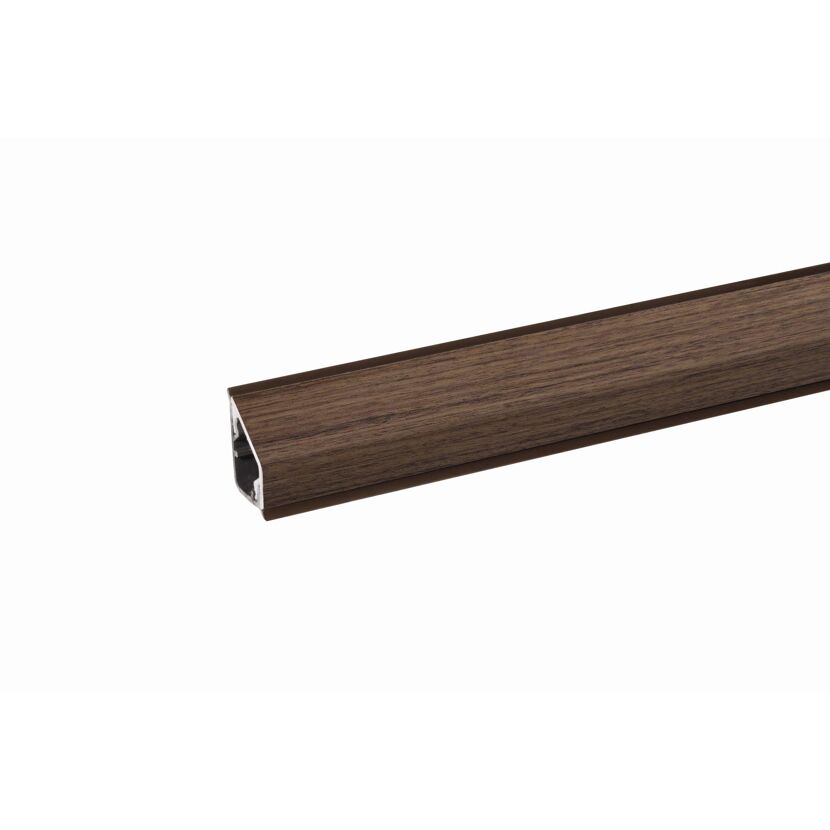 Braune Sockelleiste aus Aluminium