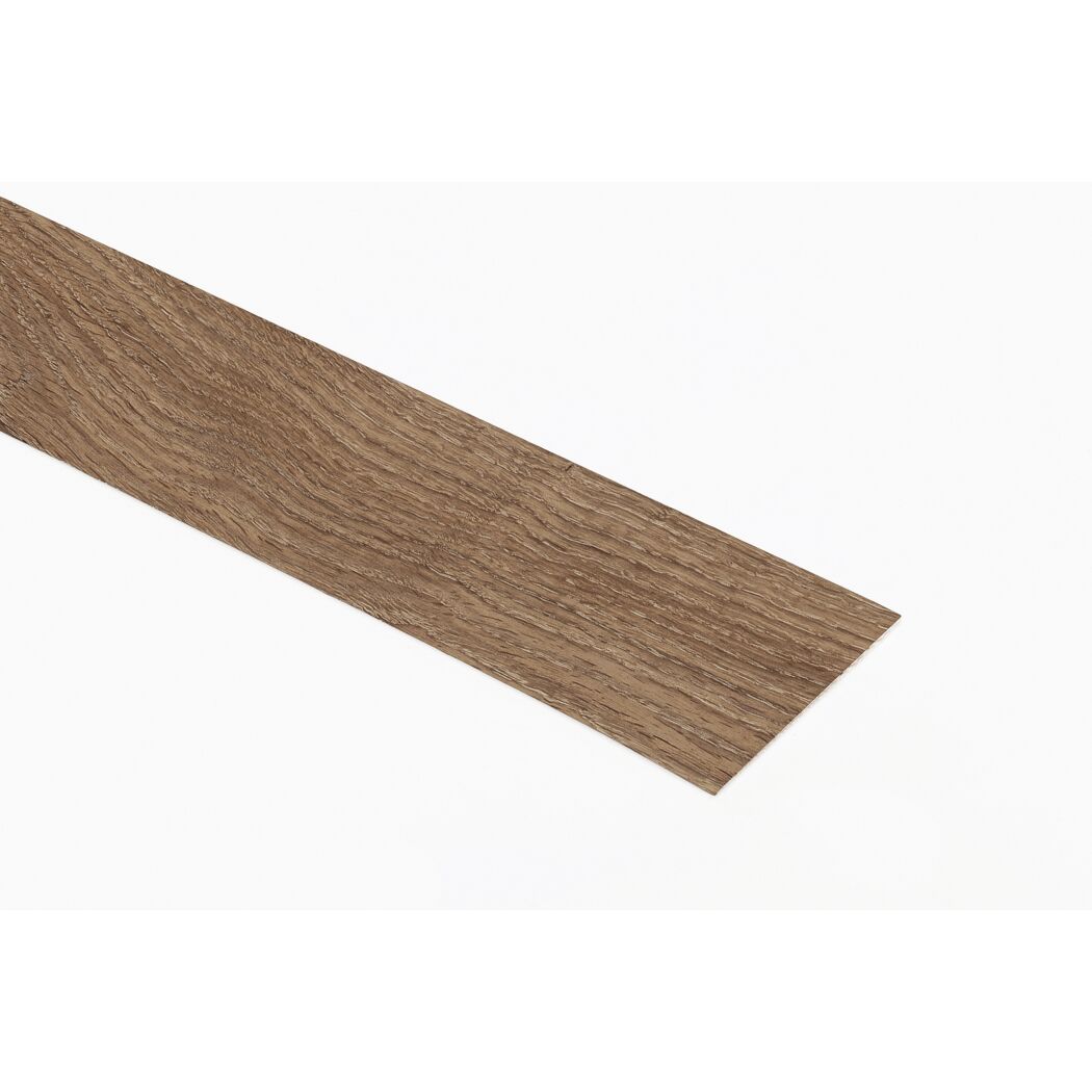 Braune Sockelleiste aus Holz