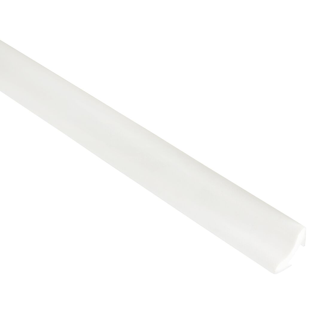 Cremeweiße PVC-Hohlkehlleiste