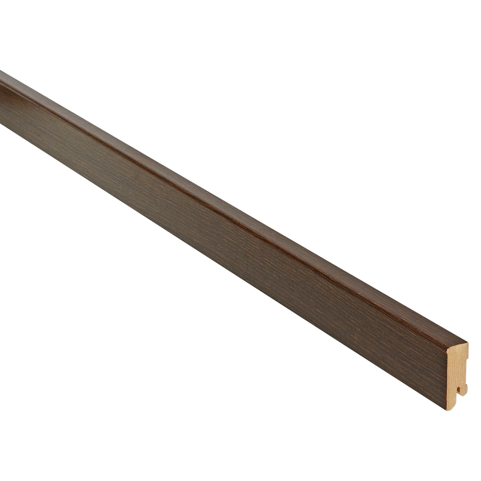 Wengefarbene Sockelleiste