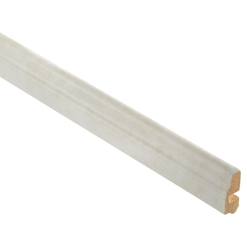 Weiße geschwungene Deckenleiste aus MDF
