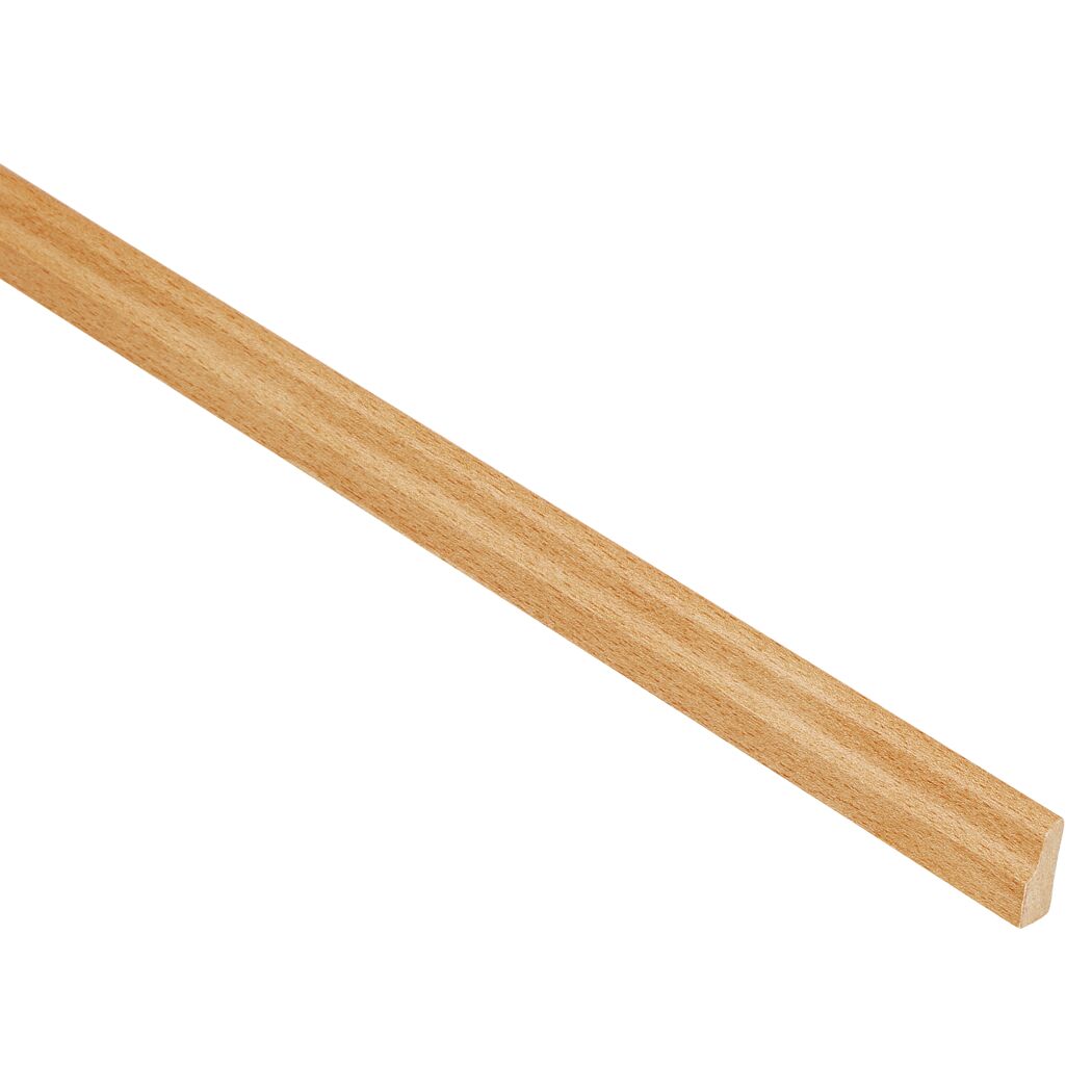 Buchefarbene Sockelleiste