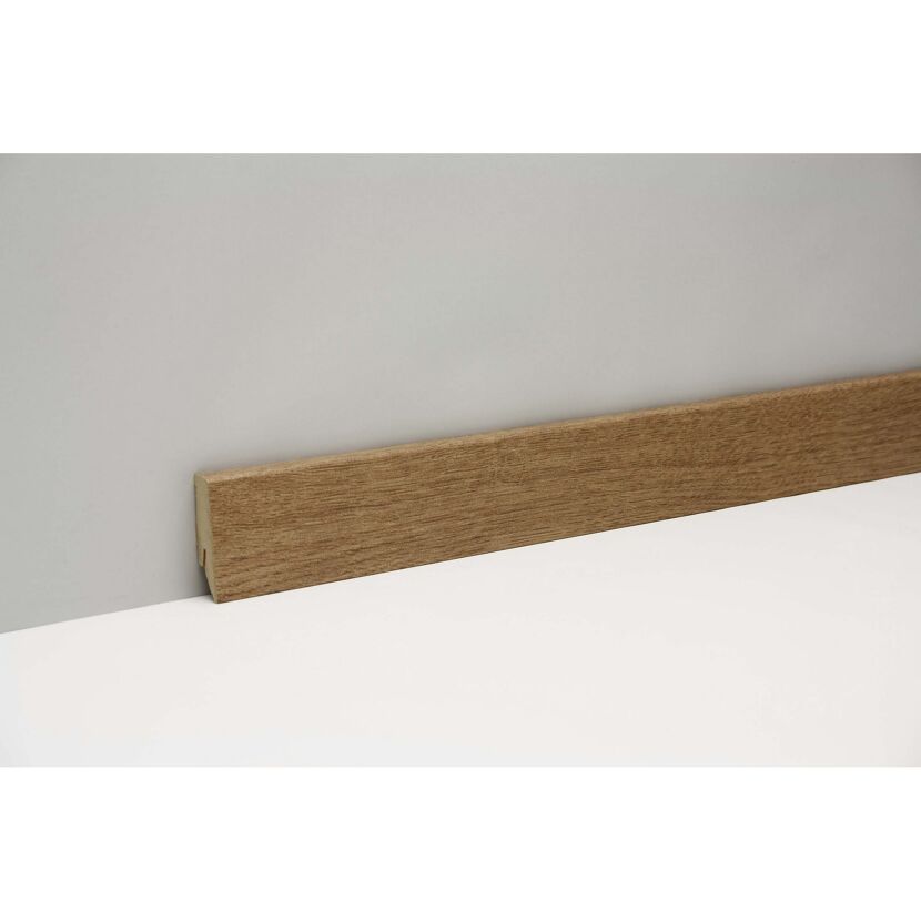 Holzsockelleiste in Eiche Kandis