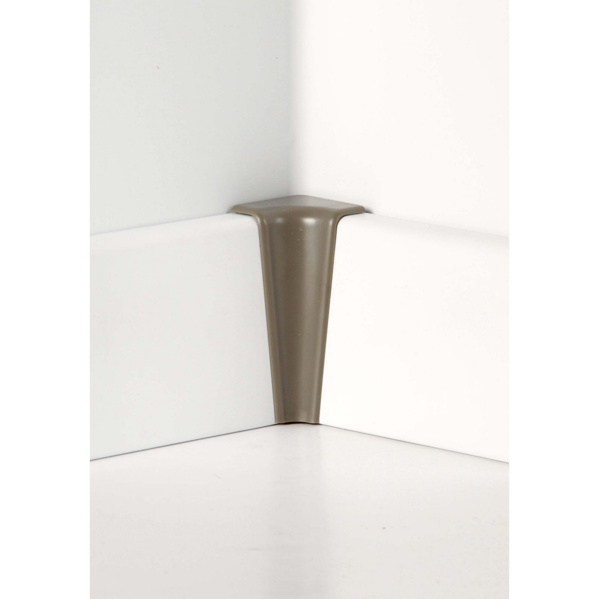 Umbragraue Innenecke für Fußleisten