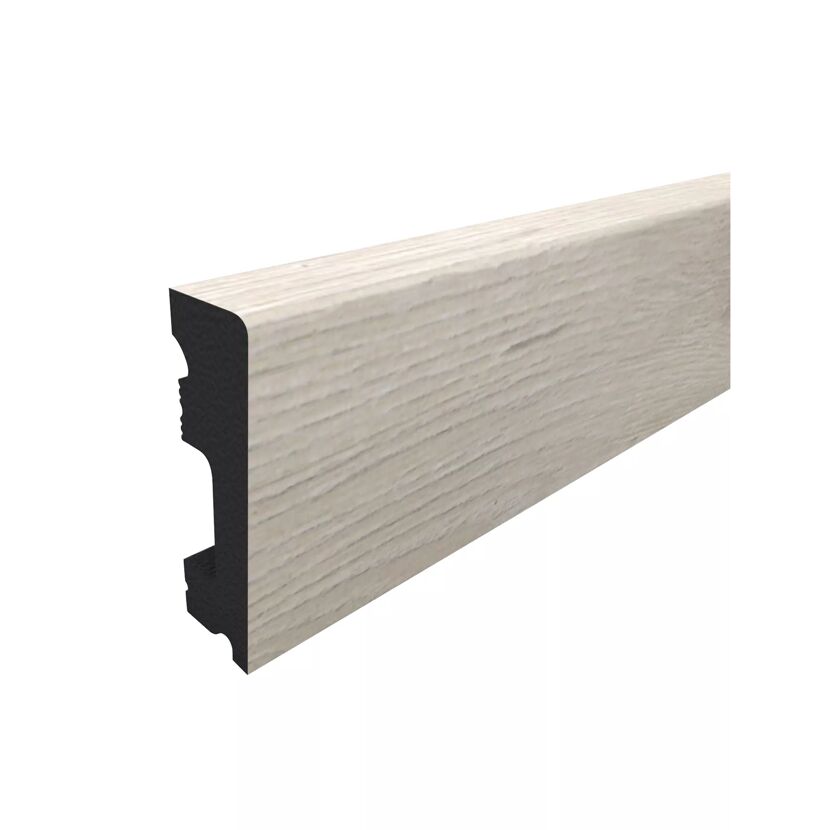 Weiße Sockelleiste