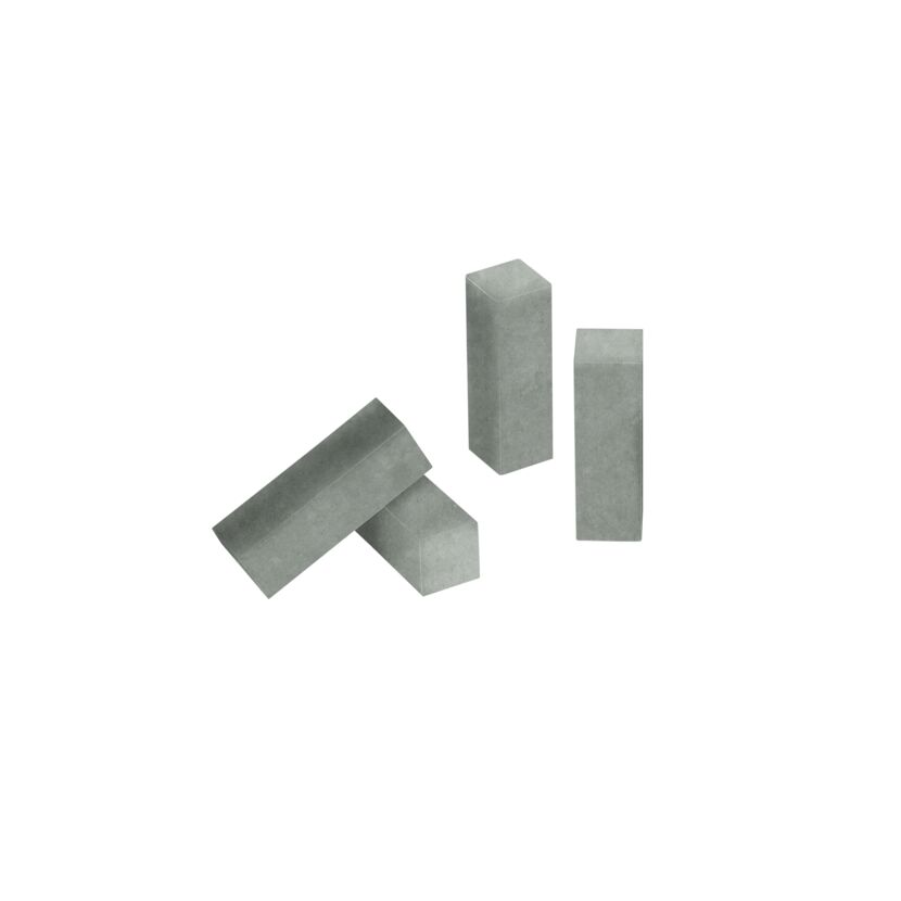 Vier Beton-Eckhölzer