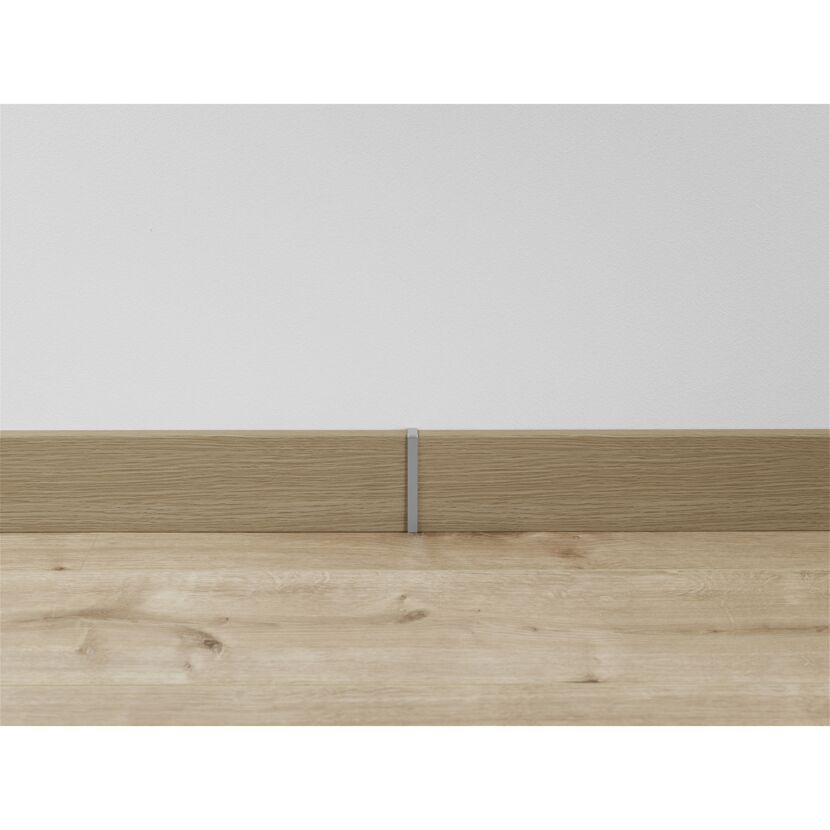 Holzfußboden mit Übergangskappe