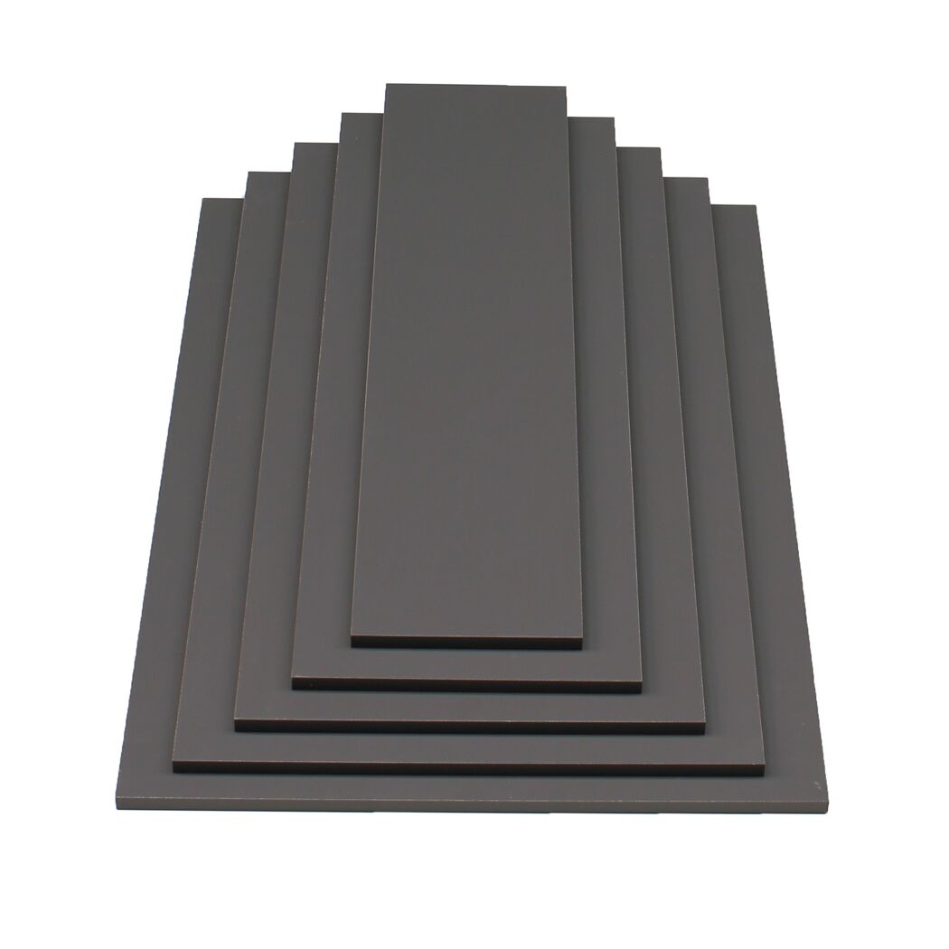 Mehrere anthrazitfarbene Möbelbauplatten