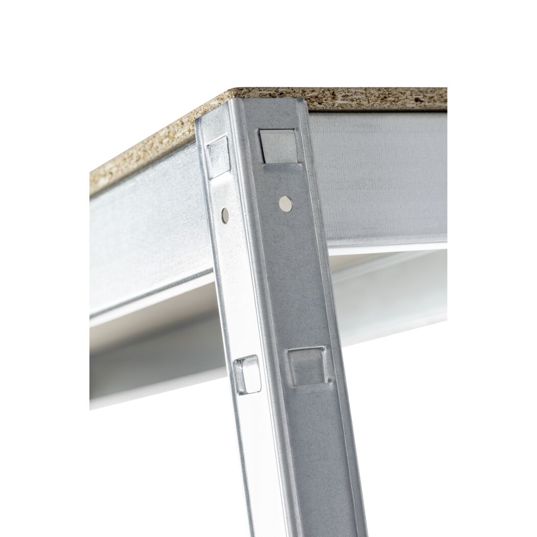 Metallrahmen eines Schwerlastregals mit Holzboden