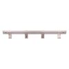 Garderobe mit vier Haken, matt vernickelt.